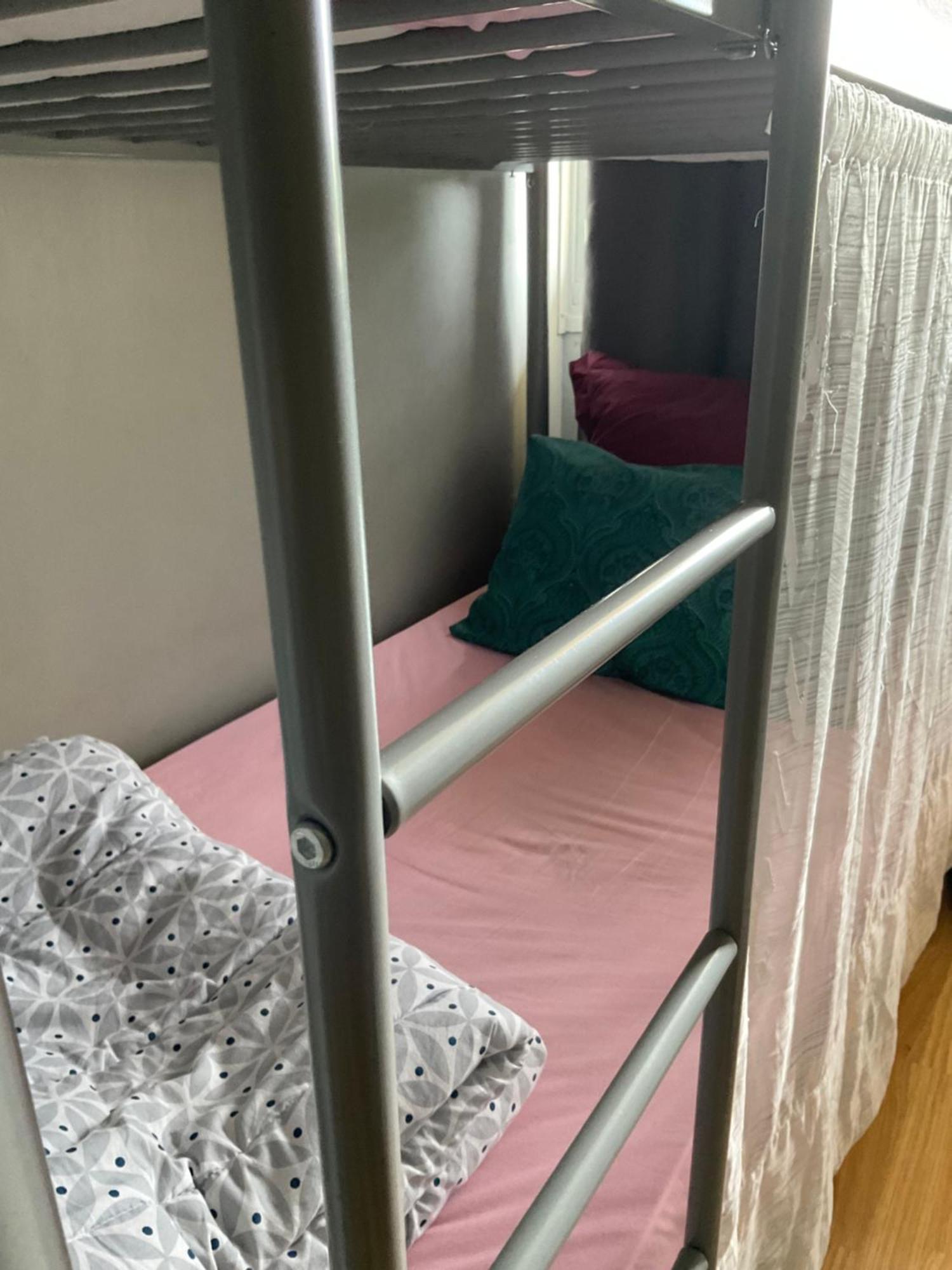 Female-Dortoir Femme -Dorm Shared Room Paris Бобіньї Екстер'єр фото
