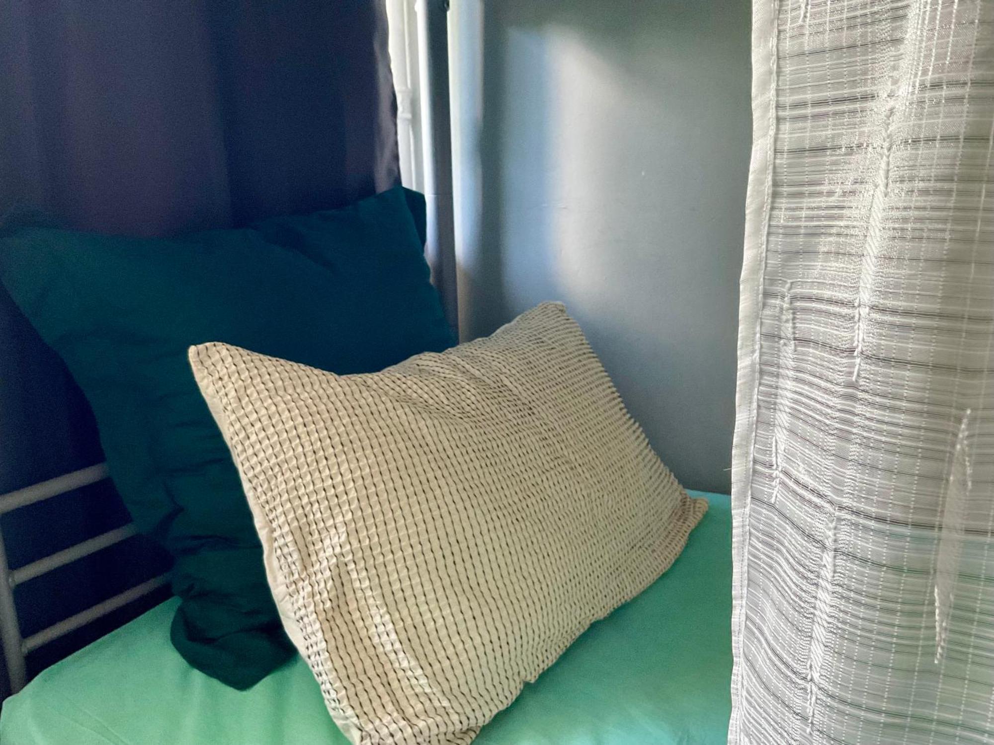 Female-Dortoir Femme -Dorm Shared Room Paris Бобіньї Екстер'єр фото
