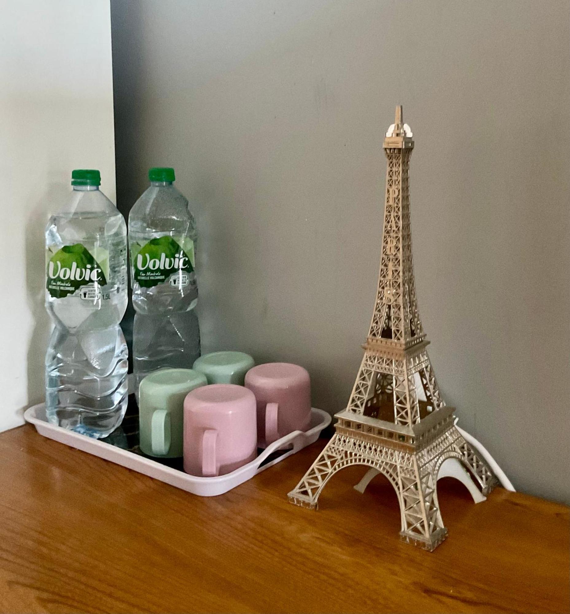 Female-Dortoir Femme -Dorm Shared Room Paris Бобіньї Екстер'єр фото