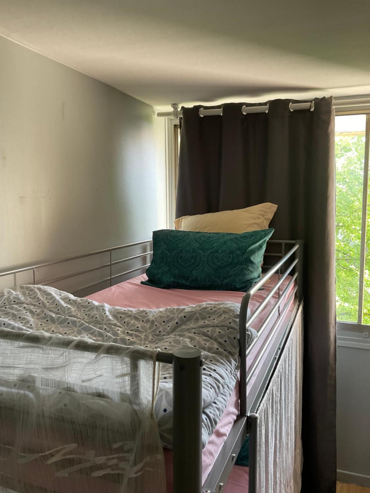 Female-Dortoir Femme -Dorm Shared Room Paris Бобіньї Екстер'єр фото